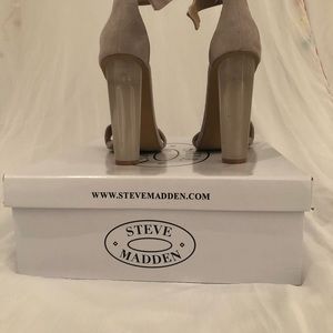 Beautiful Steve Madden heel! Never been worn 7 1/2
